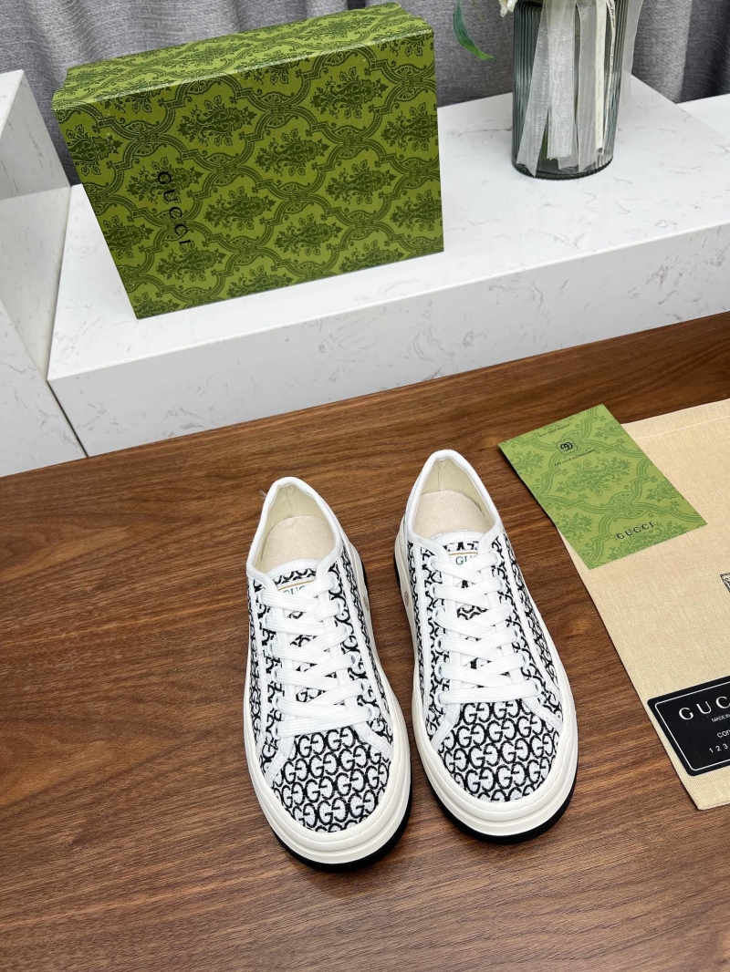 G*u*i casual shoes
